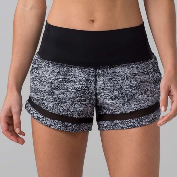 Lululemon Pace Perfect Short (3") Air Time White Black / Black - Picture 1 of 13